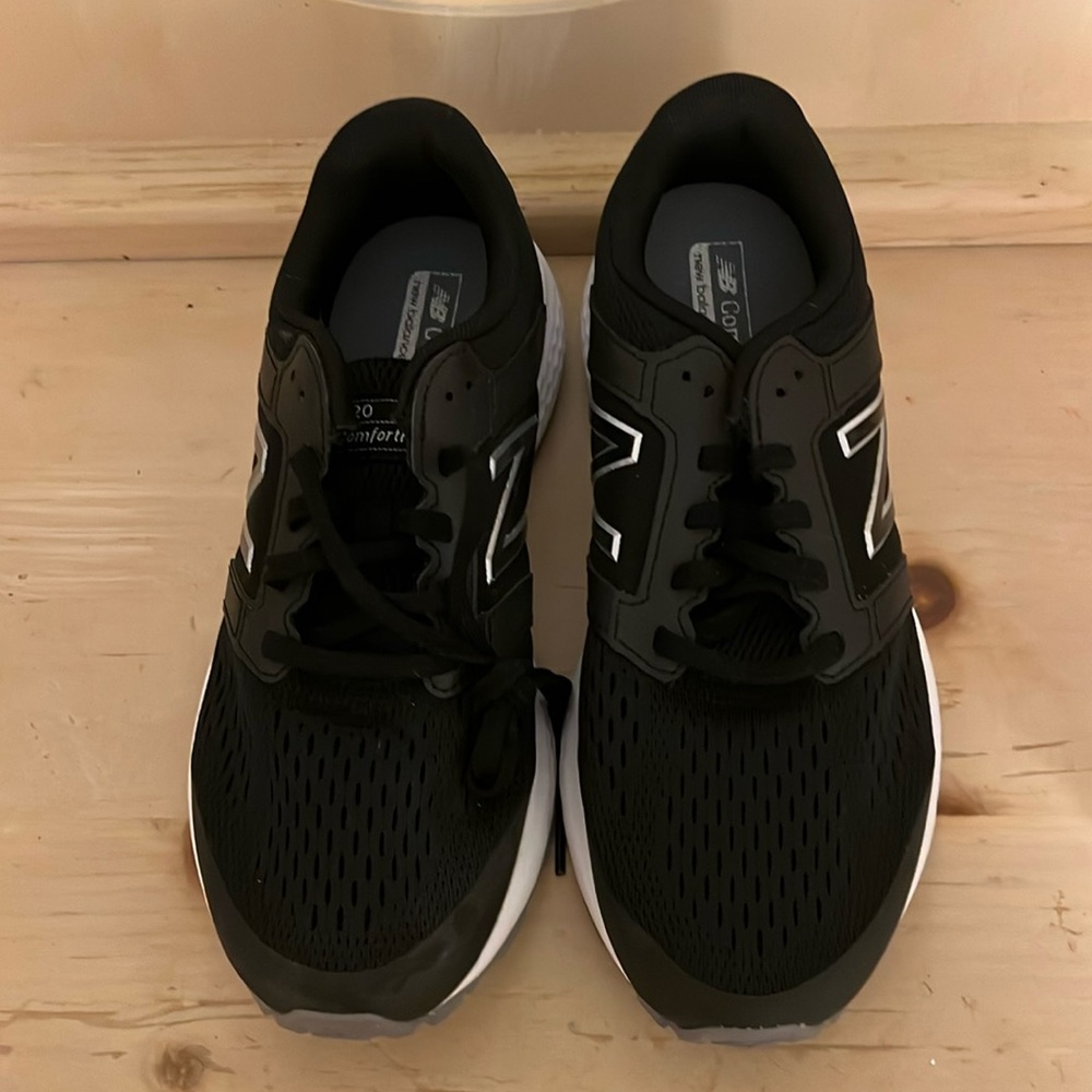 New Balance 520